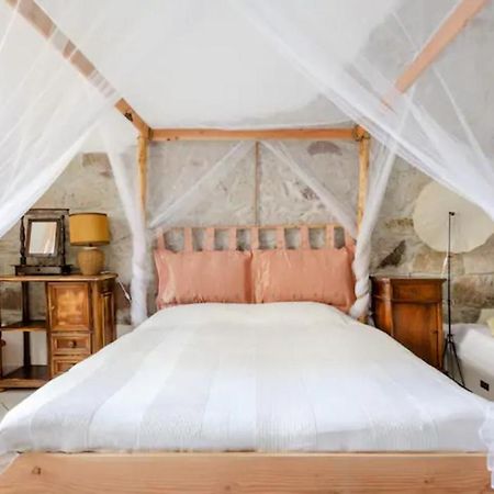 Duas Pedras, Private Apartment In The Heart Of Bosa Bagian luar foto