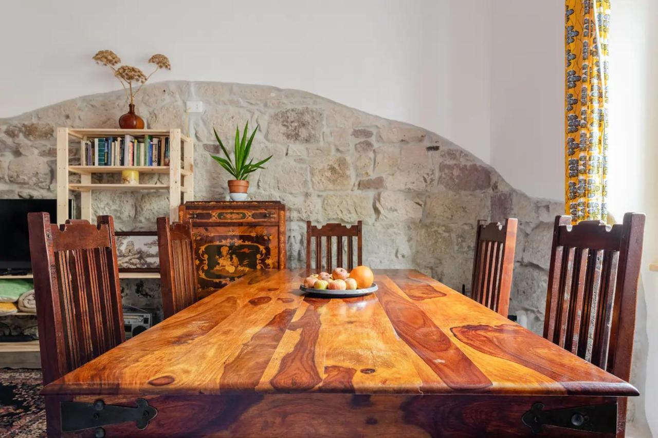 Duas Pedras, Private Apartment In The Heart Of Bosa Bagian luar foto